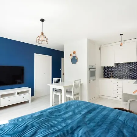 Zlota Blue Modern