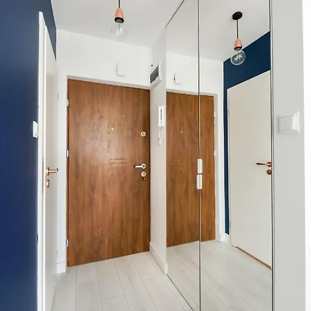 Zlota Blue Modern Apartment Warsaw